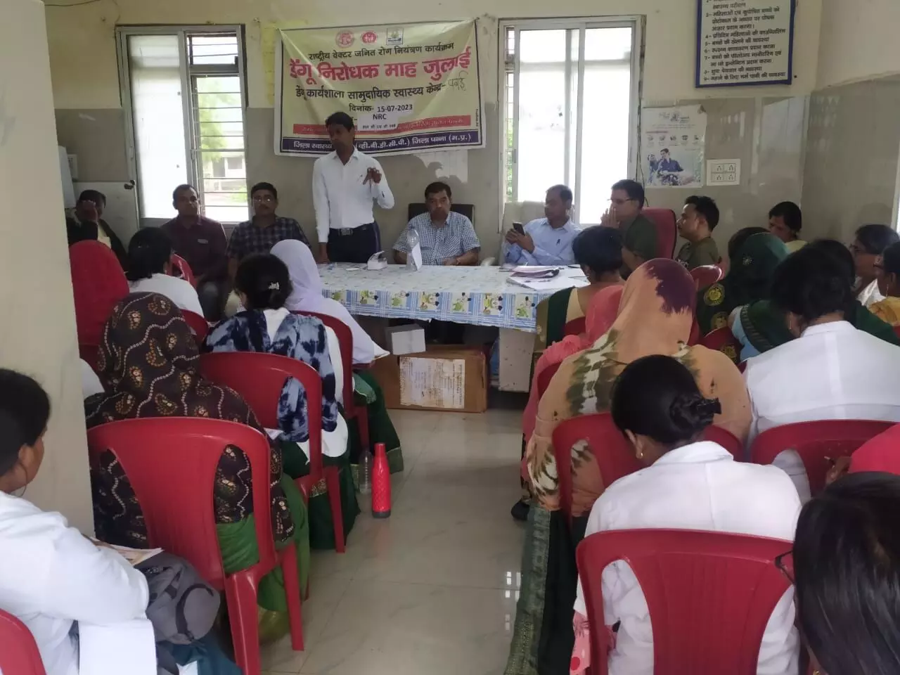 सीएमएचओ ने ली पवई ब्लाक की समीक्षा बैठक सीएमएचओ ने ली पवई ब्लाक की समीक्षा बैठक