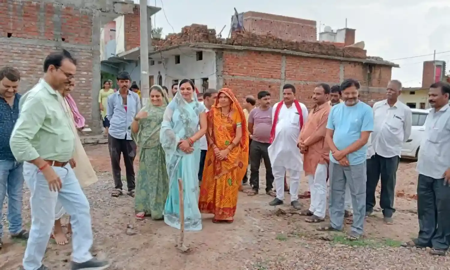 गुनौर में मुक्तिधाम के निर्माण के लिए नप अध्यक्ष ने रखी आधारशिला
