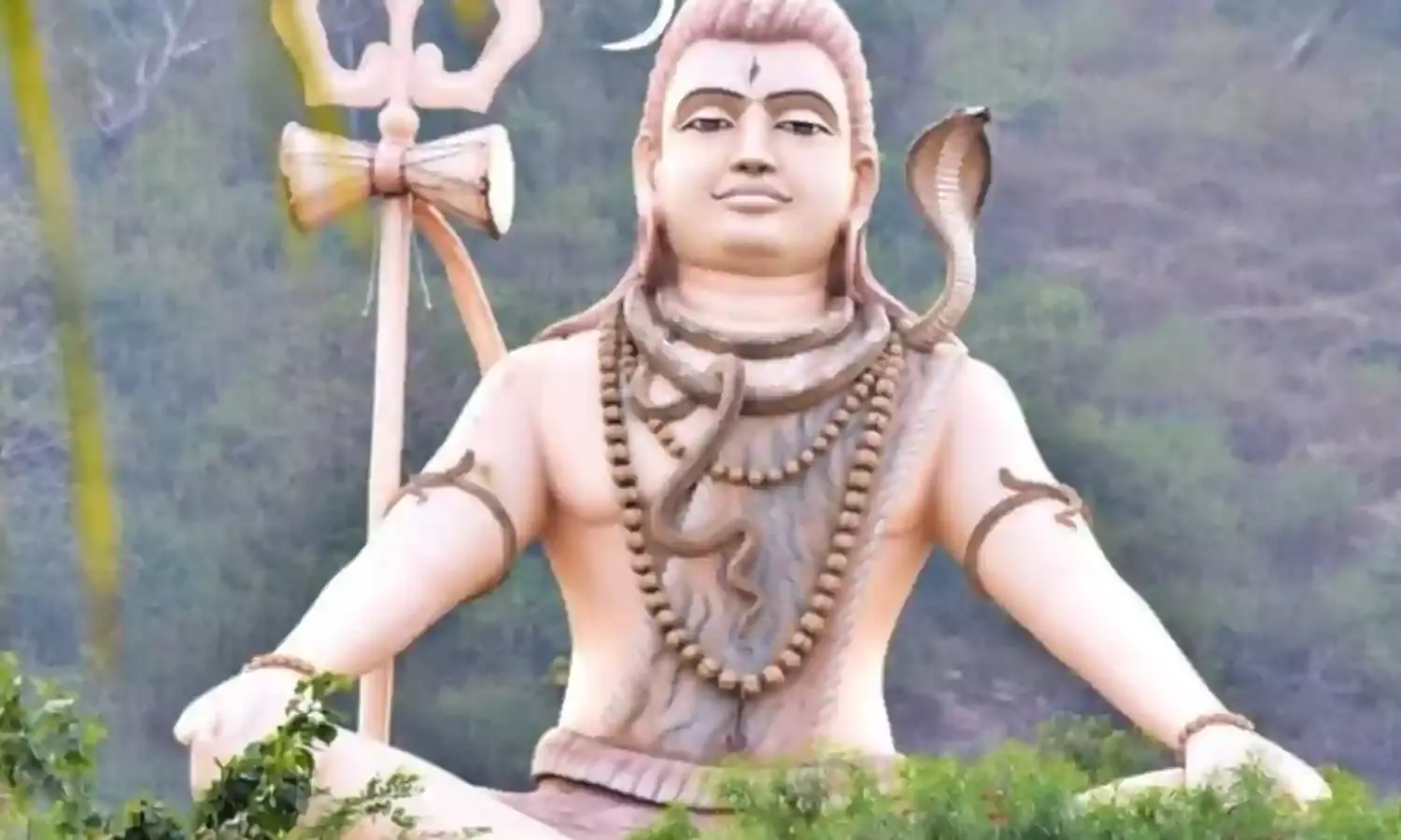 सावन के द्वितीय सोमवार पर शिवालयों में उमड़ी भक्तों की भीड़