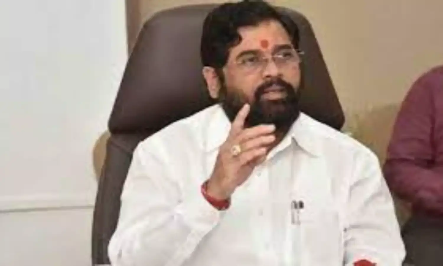उद्योगनगरी में शिवसेना ठाकरे गुट को जोरदार झटका, 4 नगरसेवक शिंदे गुट में शामिल