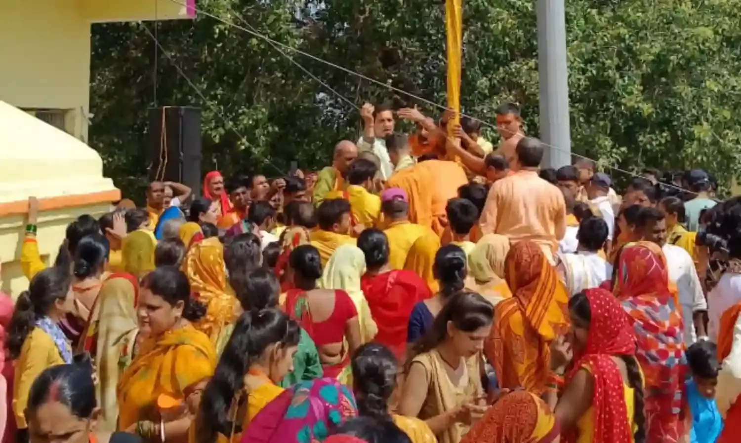 बिहार : ध्वजारोहण और 33 कोटि देवी देवताओं के आह्वान के साथ राजगीर का मलमास मेला शुरू