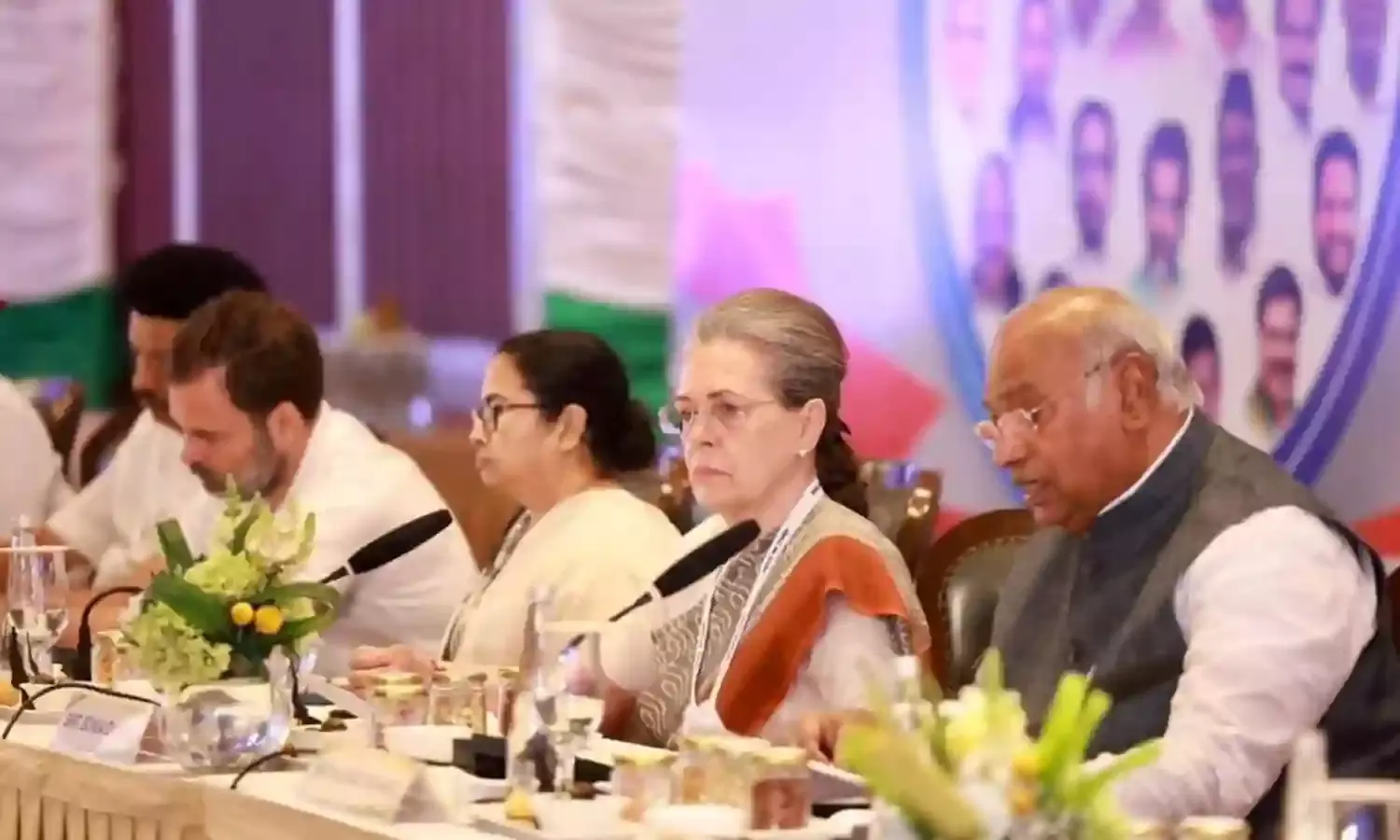 इंडिया बैनर तले भाजपा के खिलाफ लड़ेगे 26 विपक्षी दल