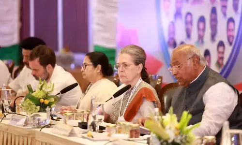 हमारा मकसद सत्ता पाना नहीं, लोकतंत्र की रक्षा करना है : मल्लिकार्जुन खड़गे हमारा मकसद सत्ता पाना नहीं, लोकतंत्र की रक्षा करना है : मल्लिकार्जुन खड़गे