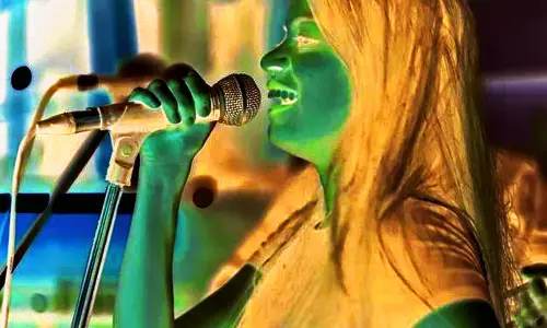 मराठी फिल्म ‘बाईपण भारी देवा’ में वर्धा की मानसी हेडाऊ ने गाए गीत मराठी फिल्म ‘बाईपण भारी देवा’ में वर्धा की मानसी हेडाऊ ने गाए गीत