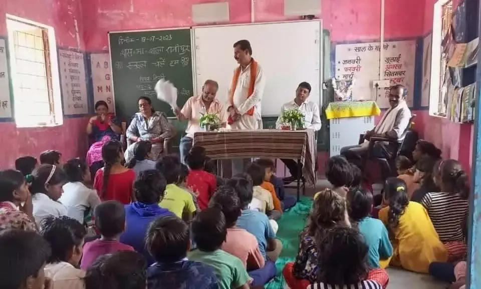 माध्यमिक शाला रानीपुर में मनाया गया स्कूल चले अभियान