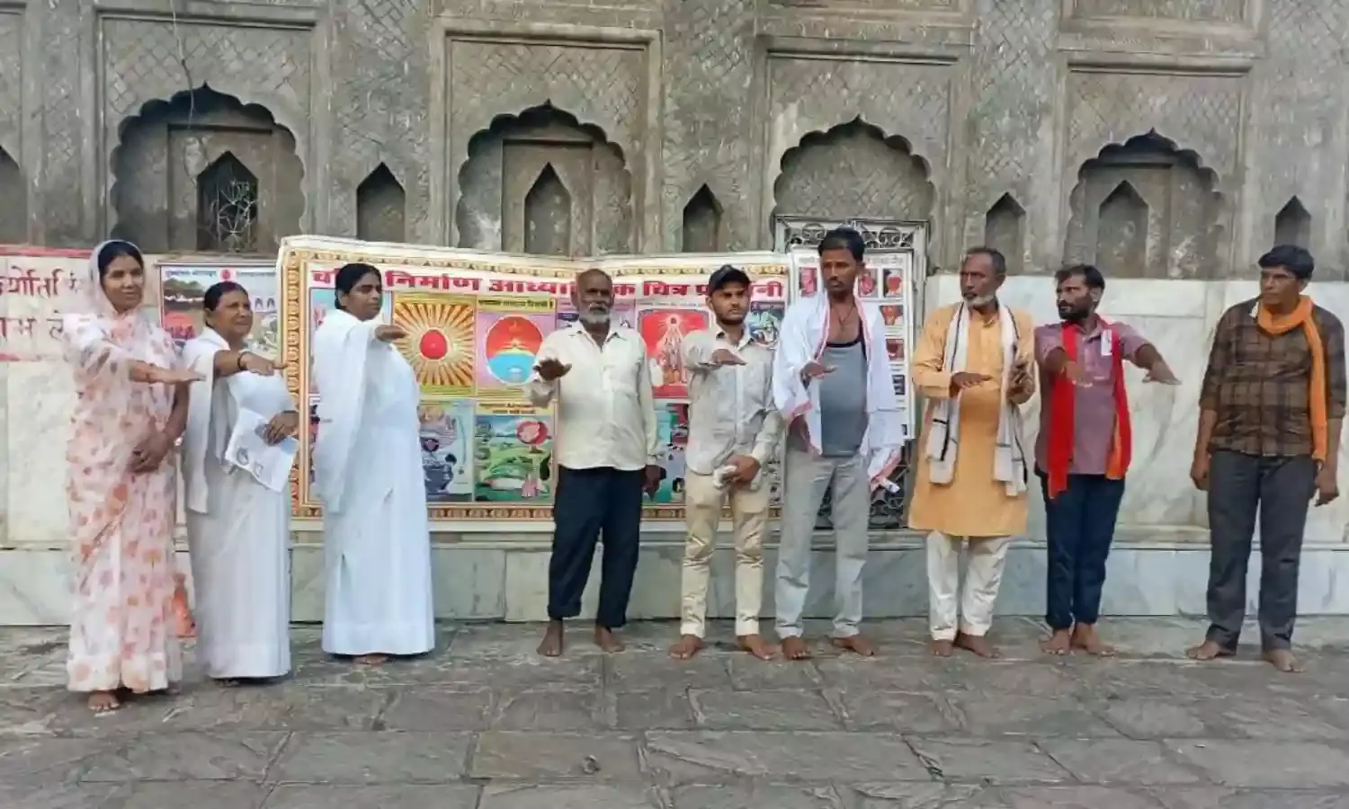 सारंगधाम में लगाई गई चरित्र निर्माण के लिए आध्यात्मिक प्रदर्शनी