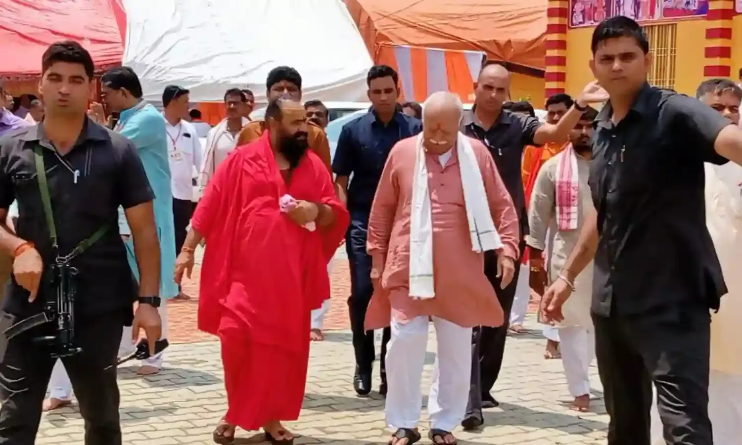 अपना हित बलिदान कर देश का हित सोचेंगे तब जाकर देश बड़ा बनेगा : संघ प्रमुख