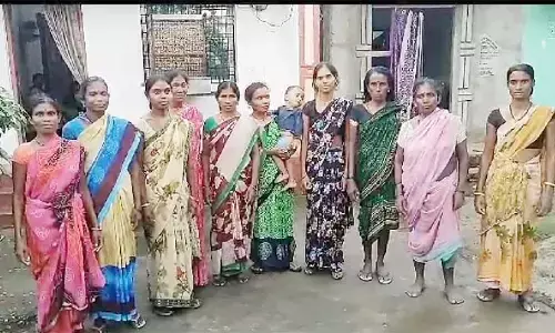 आदिवासी महिलाओं को झांसा देकर छह लाख से ठगा