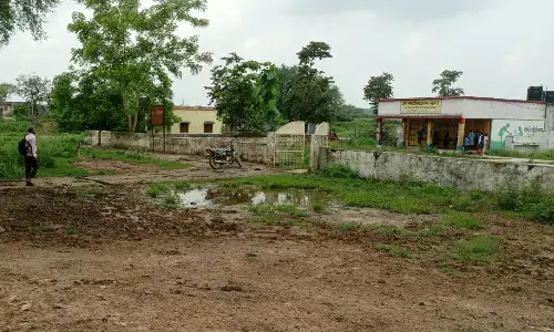 आठ साल बाद भी माध्यमिक शाला भवन का निर्माण कार्य अपूर्ण