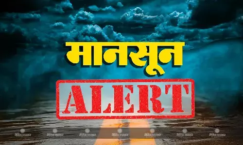 राजधानी दिल्ली समेत देश के कई राज्यों में बारिश से हाहाकार, खतरे के निशान से ऊपर बह रहीं कई नदियां