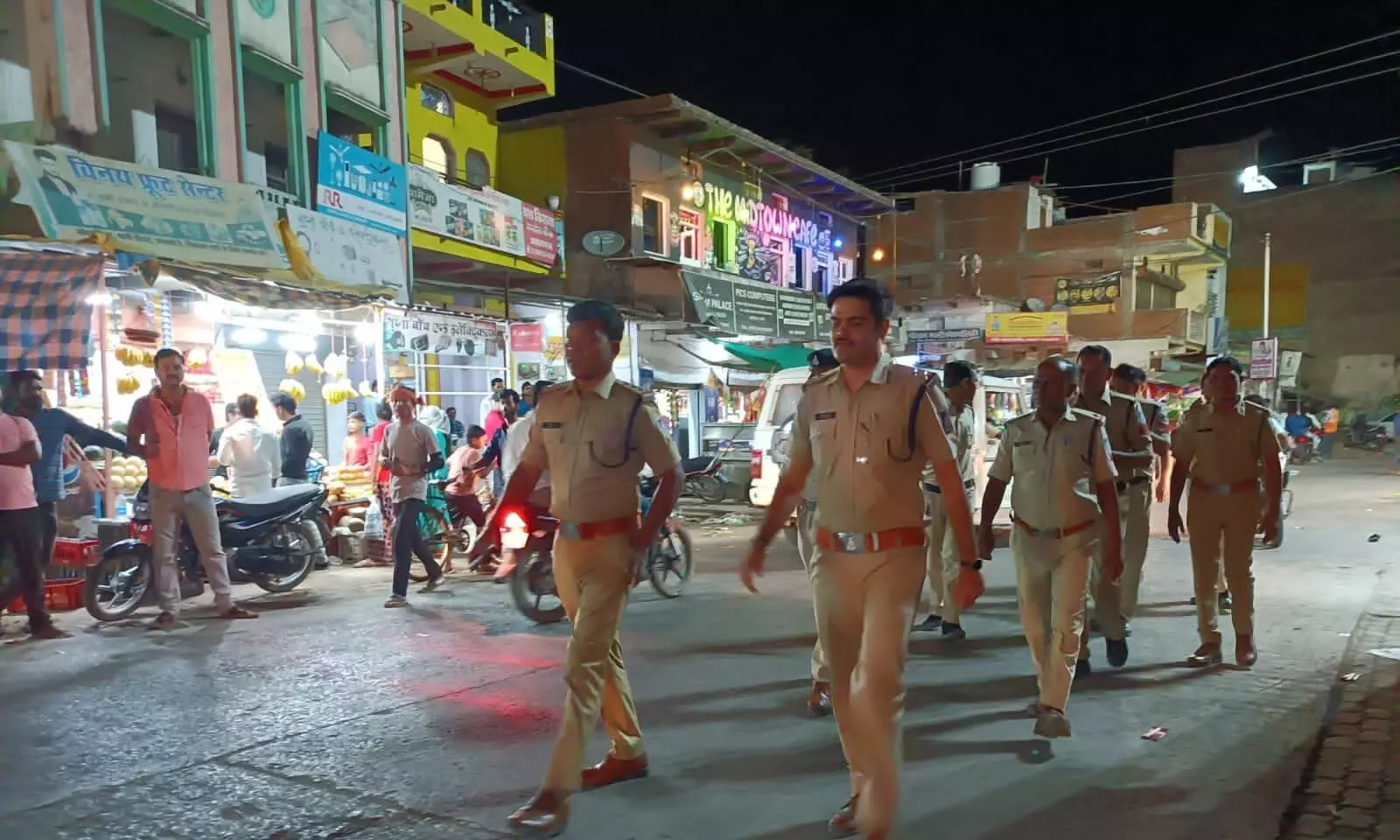 पुलिस ने कॉमबिंग गश्त कर अपराधियों की धरपकड हेतु चलाया अभियान पुलिस ने कॉमबिंग गश्त कर अपराधियों की धरपकड हेतु चलाया अभियान