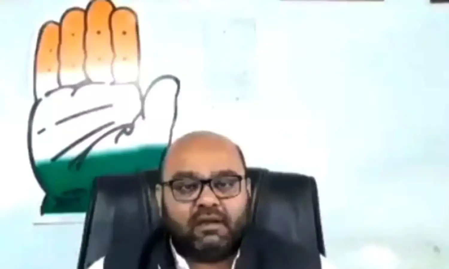 सूरत में कांग्रेस पार्टी के पूर्व पार्षद हिरासत में