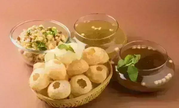 अगर आप भी हैं गोलगप्पे के शौकीन तो, इस रेसिपी से बनाएं फलाहारी गोलगप्पे