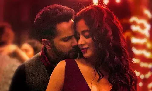 आईएएनएस रिव्यूः  ड्रामा और इमोशन्स से भरपूर बवाल, शानदार दिखी वरुण-जान्हवी की केमिस्ट्री