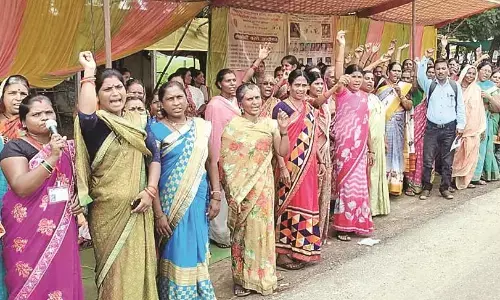 12 माह का मानधन देकर सरकारी सेवा में शामिल करें