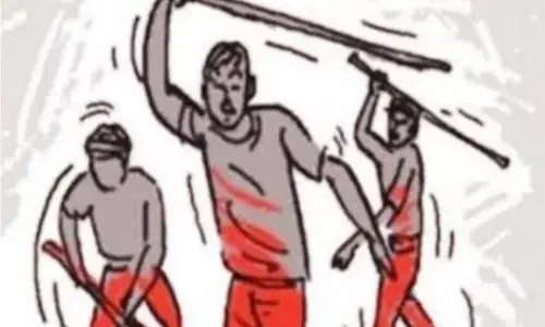 शराबबंदी वाले बिहार के स्कूल में घुसा नशेबाज, बच्चों की डंडे से की पिटाई, 11 बच्चे जख्मी शराबबंदी वाले बिहार के स्कूल में घुसा नशेबाज, बच्चों की डंडे से की पिटाई, 11 बच्चे जख्मी