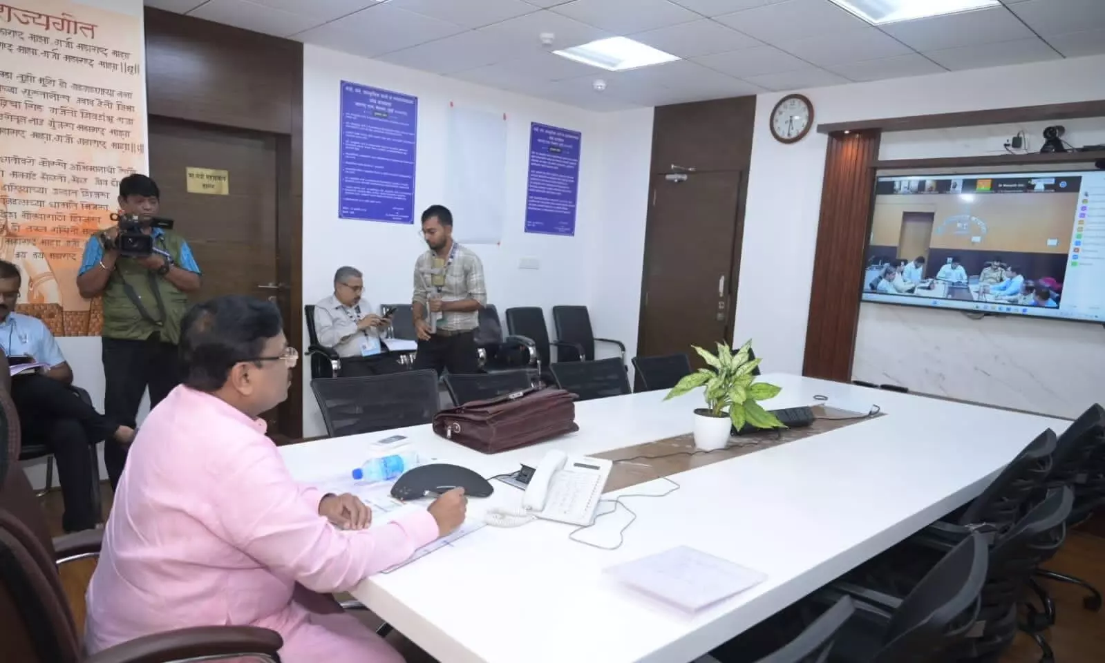 सभी विभाग इकट्ठा होकर नागरिकों की समस्याएं सुलझाएं सभी विभाग इकट्ठा होकर नागरिकों की समस्याएं सुलझाएं