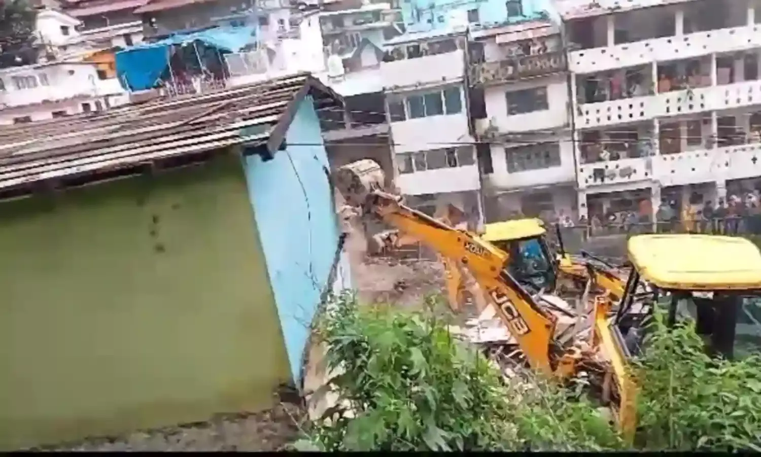 नैनीताल में सरकार ने अवैध अतिक्रमण को किया जमीदोंज