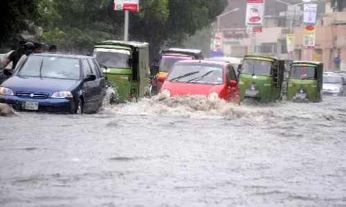 पाकिस्तान में बारिश से 101 की मौत, 180 घायल