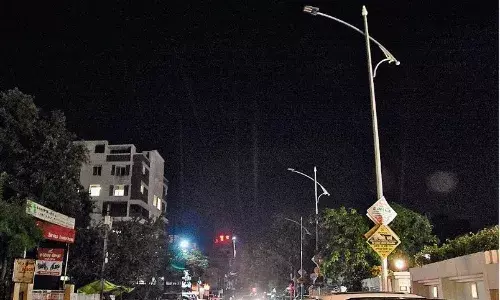 विडंबना : यातायात थाना रोड, गोलबाजार के साथ कुछ अन्य क्षेत्रों में भी ऐसे ही हालात, दावे तो स्मार्ट सिटी के लेकिन हैरान कर रही कार्यशैली विडंबना : यातायात थाना रोड, गोलबाजार के साथ कुछ अन्य क्षेत्रों में भी ऐसे ही हालात, दावे तो स्मार्ट सिटी के लेकिन हैरान कर रही कार्यशैली