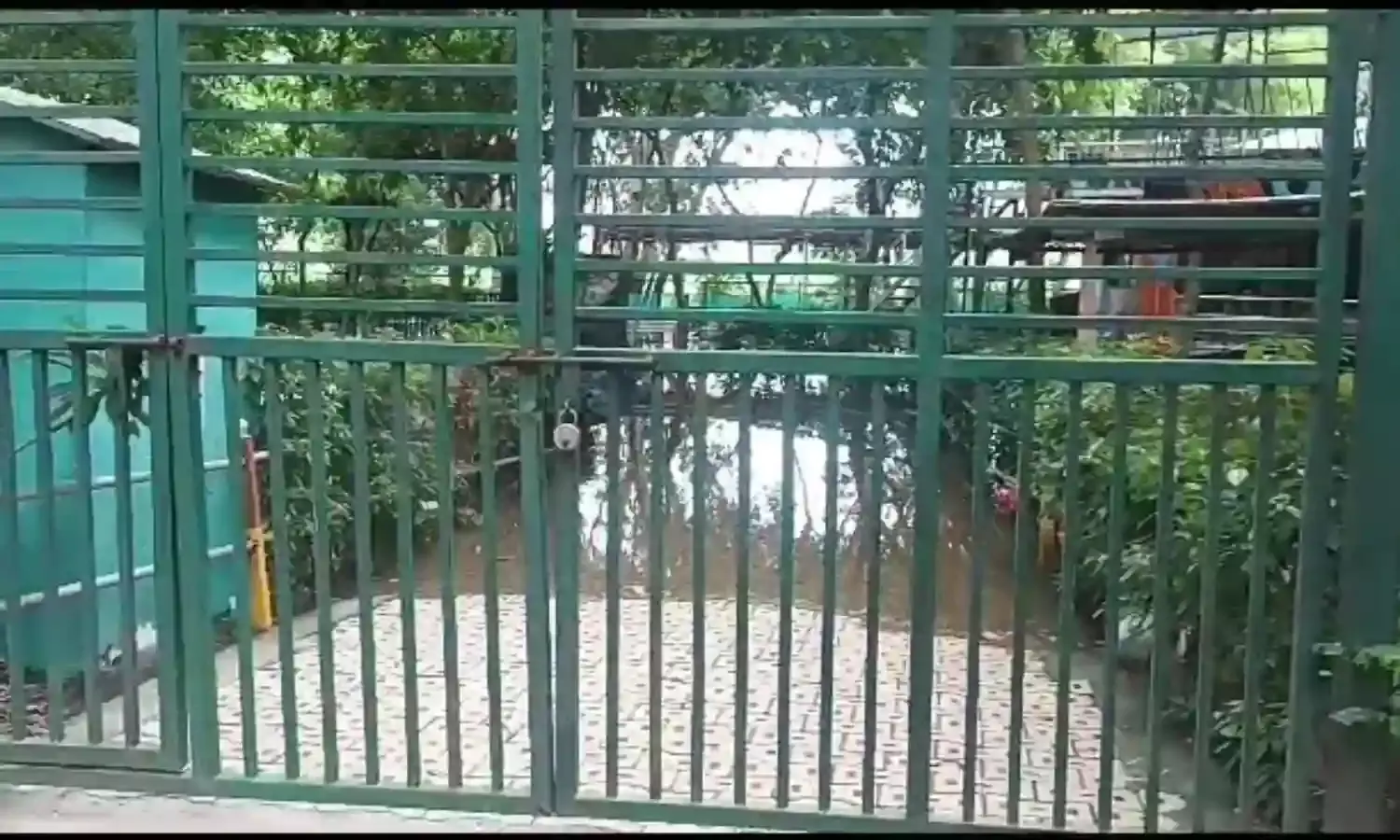हिंडन की बाढ़ से सिटी फॉरेस्ट में भरा पानी, कई कॉलोनियां और गांवों में भी बाढ़ जैसे हालात