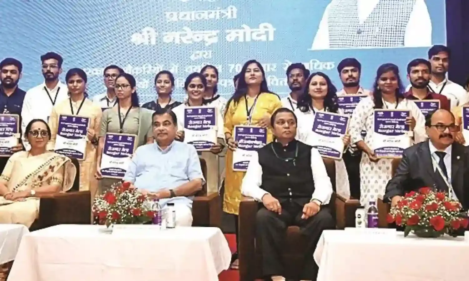 अधिकारी अपने कर्तव्यों काे न भूलें, केंद्रीय सड़क परिवहन मंत्री नितीन गडकरी ने किया मार्गदर्शन