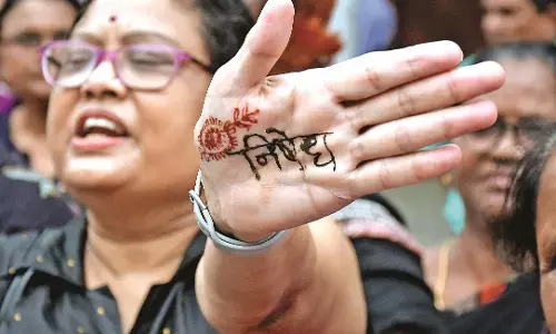 मणिपुर की घटना पर फूटा शहरवासियों का गुस्सा मणिपुर की घटना पर फूटा शहरवासियों का गुस्सा