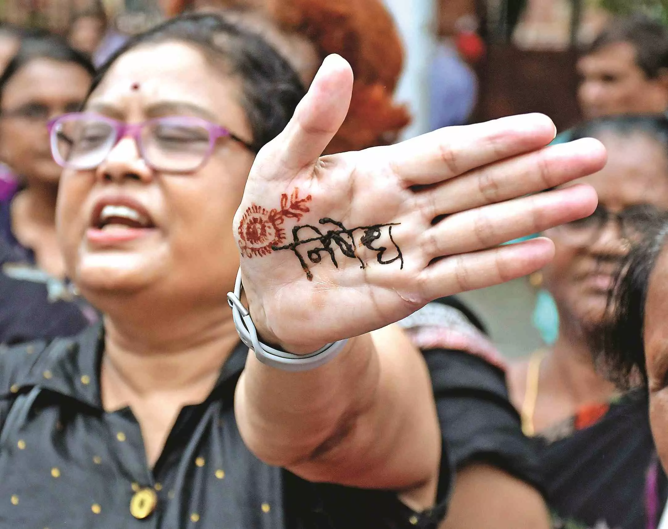 मणिपुर की घटना पर फूटा शहरवासियों का गुस्सा मणिपुर की घटना पर फूटा शहरवासियों का गुस्सा