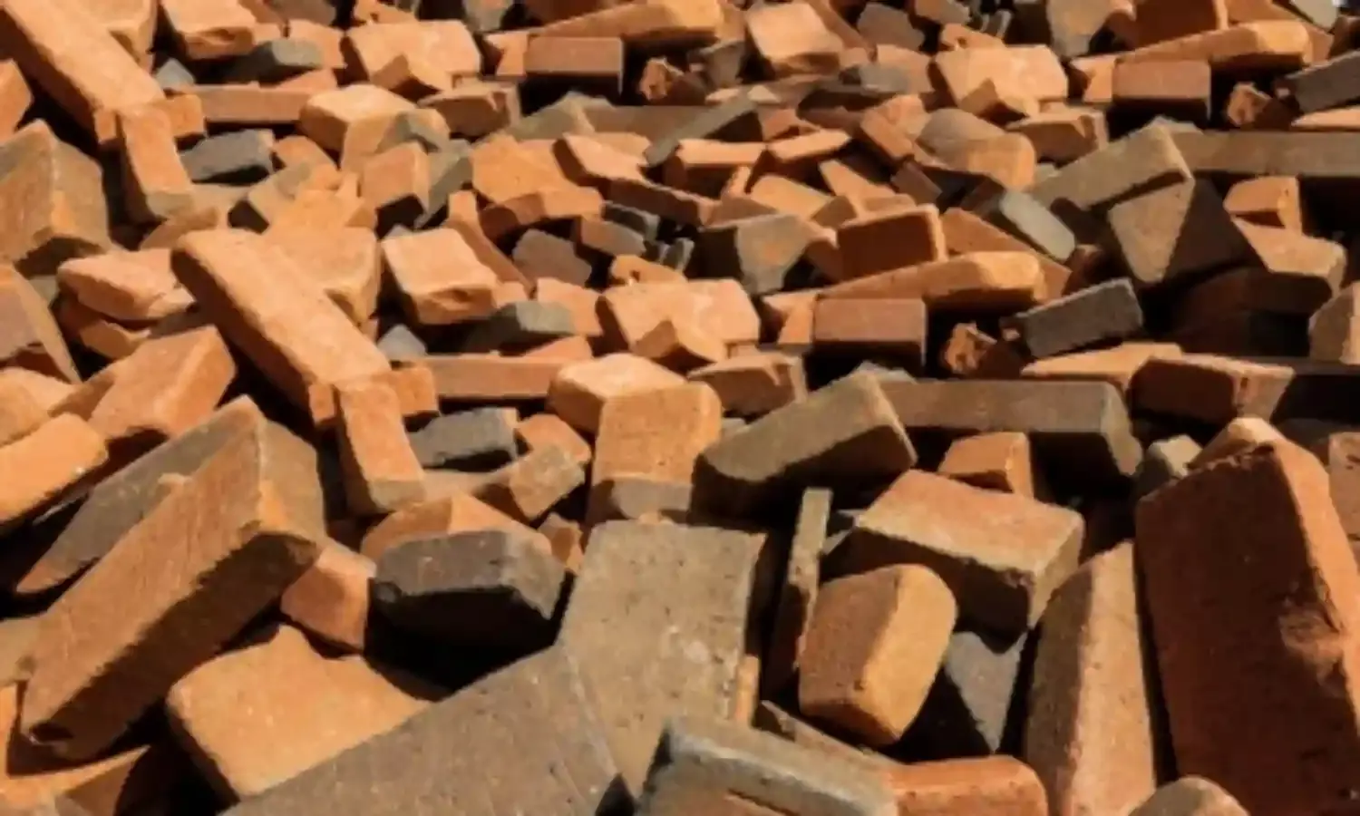 गुजरात में आवासीय इमारत गिरी, तीन के फंसे होने की आशंका