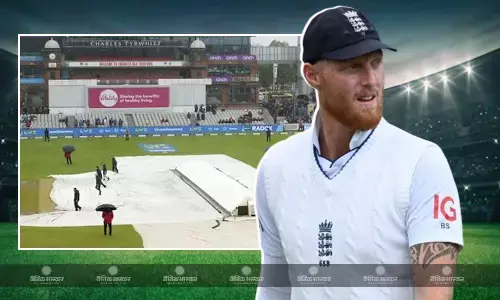 अपने ही घर में इंग्लैंड ने गंवाई एशेज सीरीज, बारिश की वजह से ड्रॉ पर खत्म हुआ चौथा टेस्ट अपने ही घर में इंग्लैंड ने गंवाई एशेज सीरीज, बारिश की वजह से ड्रॉ पर खत्म हुआ चौथा टेस्ट