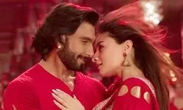 बोर्ड ने रॉकी और रानी की प्रेम कहानी से ममता बनर्जी का संदर्भ हटाने के लिए कहा बोर्ड ने रॉकी और रानी की प्रेम कहानी से ममता बनर्जी का संदर्भ हटाने के लिए कहा