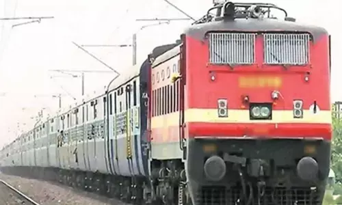 संघमित्रा एक्सप्रेस की घटना, ट्रेन में महिला से हुई छेड़छाड़ संघमित्रा एक्सप्रेस की घटना, ट्रेन में महिला से हुई छेड़छाड़