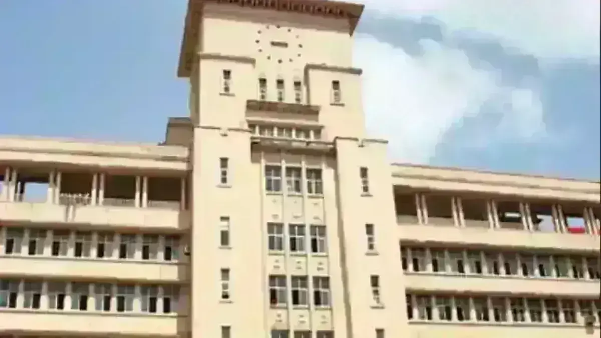 विधानसभा प्रश्रोत्तर : बगैर किसी पद पर रहते हुए लहाने ने की 698 नेत्र सर्जरी - हसन मुश्रीफ