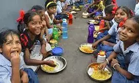 मिड डे मील योजना में घोटाले की होगी जांच, कामगार मंत्री सुरेश खाडे ने की विधानसभा में घोषणा