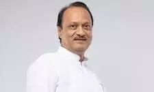 भतीजे के धरने से नाराज हुए चाचा अजित पवार, भरी बरसात में धरने पर बैठे से विधायक रोहित पवार भतीजे के धरने से नाराज हुए चाचा अजित पवार, भरी बरसात में धरने पर बैठे से विधायक रोहित पवार