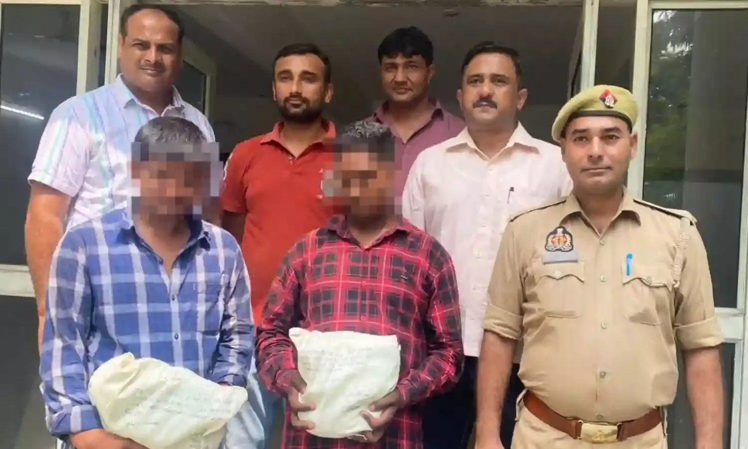 झारखंड के दो तस्कर गाजियाबाद में गिरफ्तार, 1.25 करोड़ की अफीम बरामद