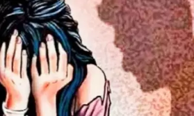 असम : नाबालिग लड़की को गर्भवती करने के आरोप में व्यक्ति गिरफ्तार असम : नाबालिग लड़की को गर्भवती करने के आरोप में व्यक्ति गिरफ्तार