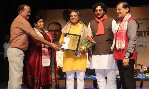 पत्रकार और लेखक लोकेंद्र सिंह को मिला अखिल भारतीय नारद मुनि–2021 पुरस्कार पत्रकार और लेखक लोकेंद्र सिंह को मिला अखिल भारतीय नारद मुनि–2021 पुरस्कार
