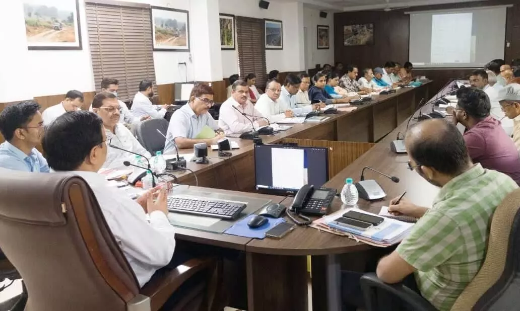 दो दिवस में करें खाद्यान्न का उठाव, कलेक्टर ने टीएल बैठक में दिए निर्देश दो दिवस में करें खाद्यान्न का उठाव, कलेक्टर ने टीएल बैठक में दिए निर्देश