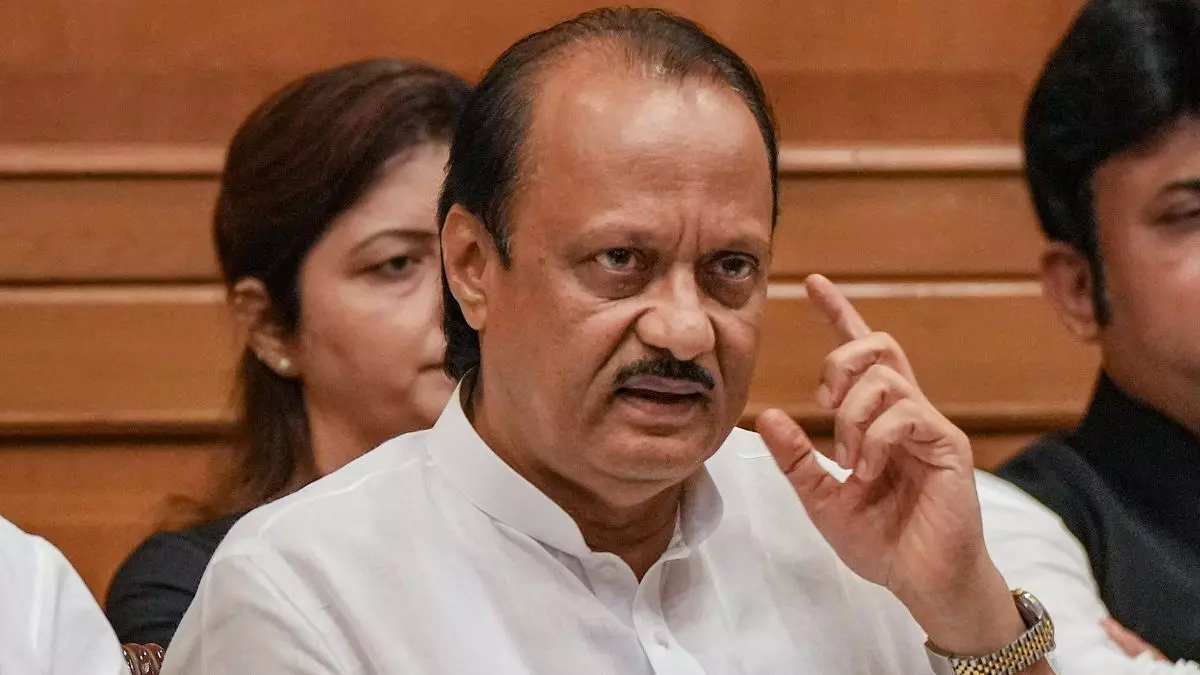 उपमुख्यमंत्री ने ऑनलाइन गेम का विज्ञापन करने वाले अभिनेताओं को सचिन से सीखने दी नसीहत उपमुख्यमंत्री ने ऑनलाइन गेम का विज्ञापन करने वाले अभिनेताओं को सचिन से सीखने दी नसीहत