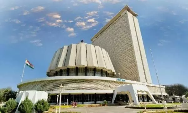 नागपुर, अमरावती, मराठवाड़ा में तीन वर्षों में 7 हजार से ज्यादा किसानों ने की आत्महत्या नागपुर, अमरावती, मराठवाड़ा में तीन वर्षों में 7 हजार से ज्यादा किसानों ने की आत्महत्या