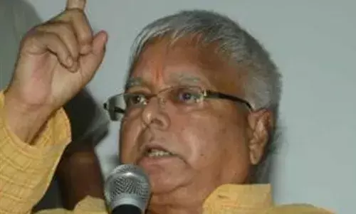 महागठबंधन की सरकार में लालू प्रसाद का बढ़ता कद, समस्या लेकर पहुंच रहे लोग