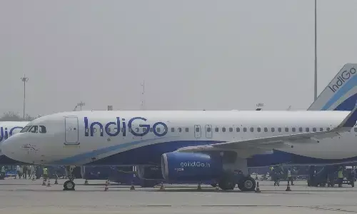 अहमदाबाद एयरपोर्ट पर विमान का पिछला हिस्सा टकराया, इंडिगो पायलटों के लाइसेंस सस्पेंड अहमदाबाद एयरपोर्ट पर विमान का पिछला हिस्सा टकराया, इंडिगो पायलटों के लाइसेंस सस्पेंड