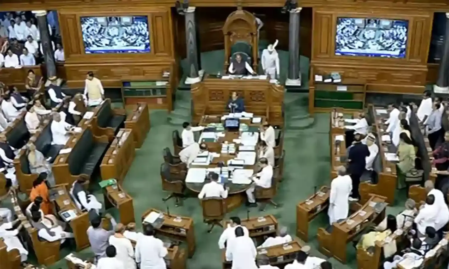 अविश्वास प्रस्ताव पर चर्चा की तारीख को लेकर सरकार और विपक्ष आमने-सामने