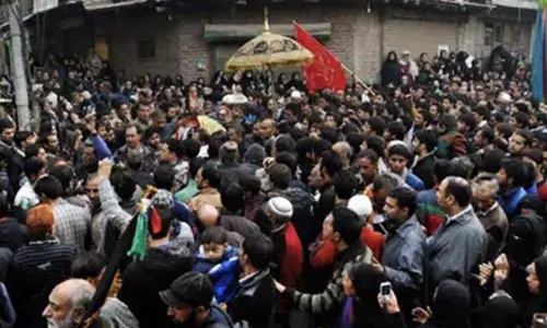 जम्मू-कश्मीर के श्रीनगर में 34 साल बाद मुहर्रम जुलूस की इजाजत