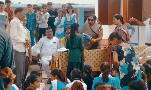 सीएम राईज विद्यालय में गणवेश वितरण कार्यक्रम आयोजित