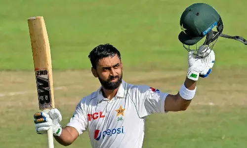 अब्दुल्ला शफीक का दोहरा शतक, पाकिस्तान ने कसा श्रीलंका पर शिकंजा