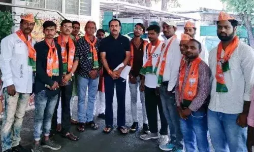 समाजसेवी युवा नेता डॉ. अमित खरे ने पवई में भाजपा से टिकिट के लिए जताई दावेदारी समाजसेवी युवा नेता डॉ. अमित खरे ने पवई में भाजपा से टिकिट के लिए जताई दावेदारी