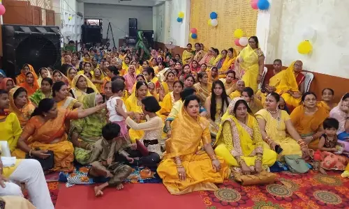 श्रीमद् भागवत कथा में धूमधाम से मनाया गया कृष्ण जन्मोत्सव