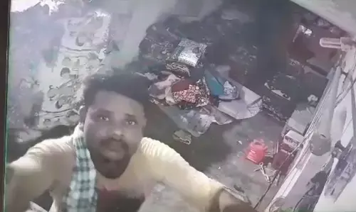 चोरों का कहर शहर में जारी, व्यापार मंडल अध्यक्ष की दुकान में चोरी, ११ सीसीटीव्ही कैमरे भी उखाड़ ले गए चोर चोरों का कहर शहर में जारी, व्यापार मंडल अध्यक्ष की दुकान में चोरी, ११ सीसीटीव्ही कैमरे भी उखाड़ ले गए चोर